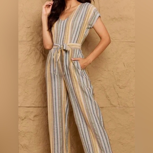 MYSTREE Yellow and Gray stripe wide leg crop Jumpsuit size L - Picture 2 of 14